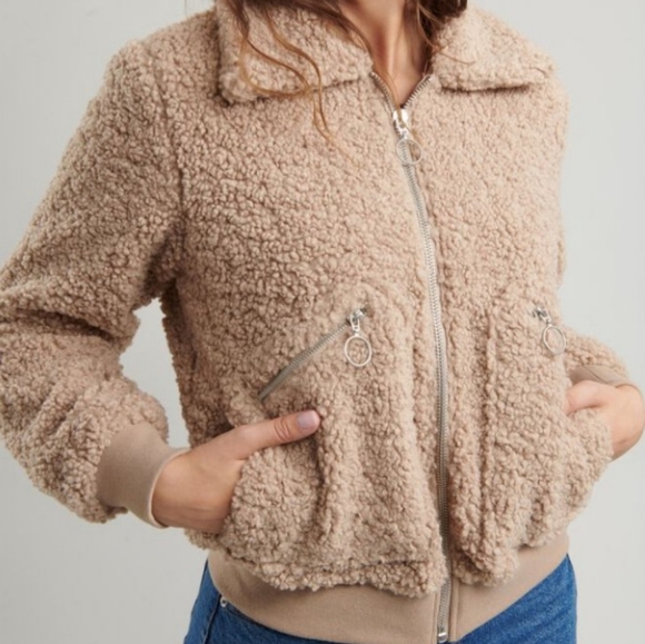 Sherpa Jacket - Picture 2 of 6